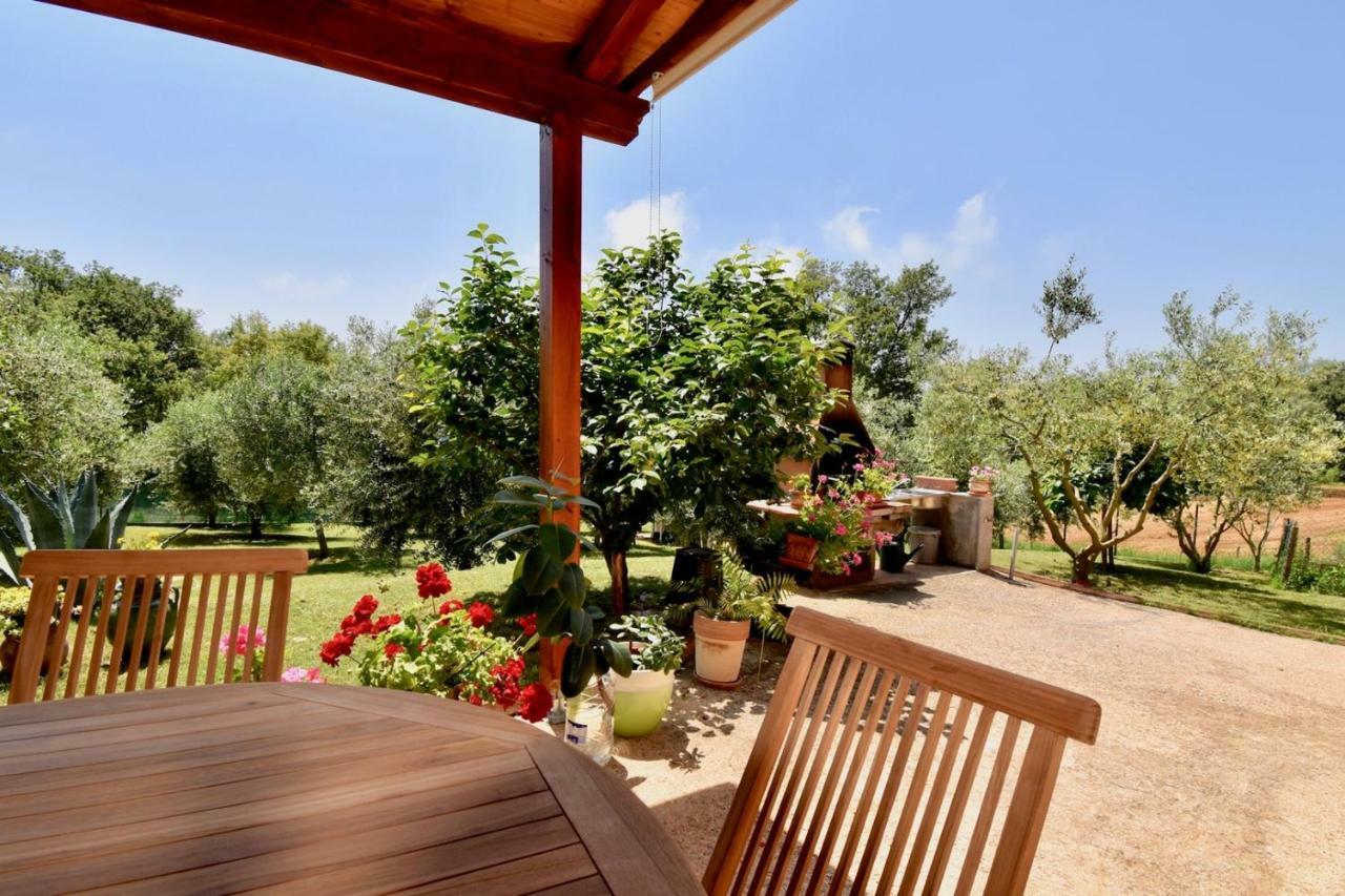 Relaxing Holiday House With Terrace Sea View Medulin Exterior photo